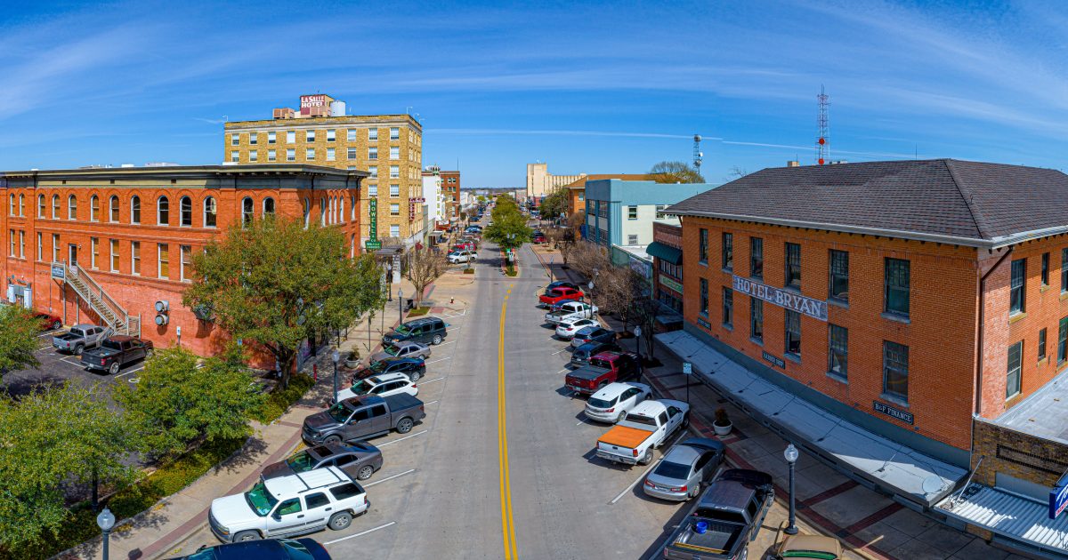 Luxury transportation to Downtown Bryan