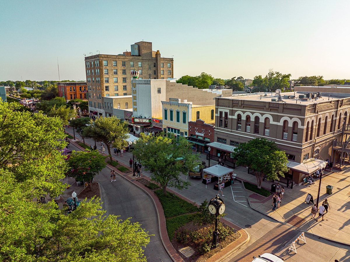 Luxury Transportation Historic Downtown Bryan Texas